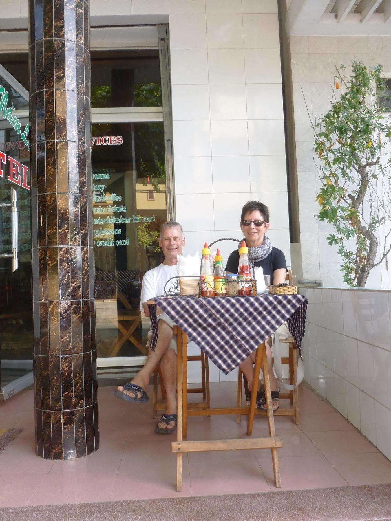 Nam Long Hotel Dong Hoi Exterior foto